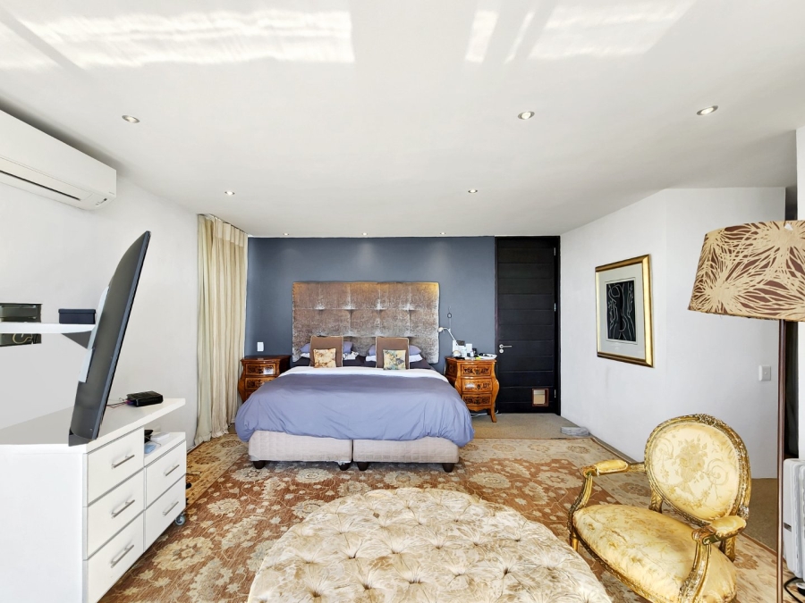 5 Bedroom Property for Sale in Fresnaye Western Cape